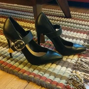 Shoedazzle Pointed Toe Pumps